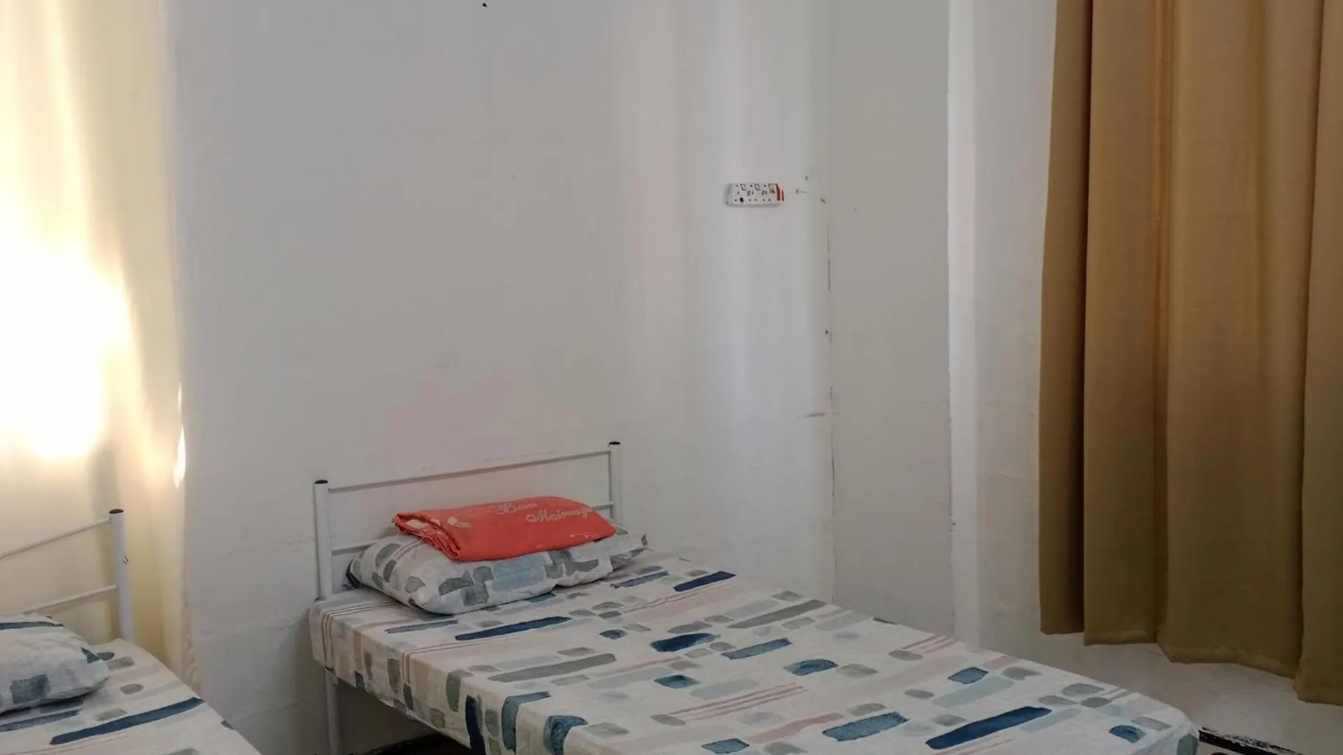 Homestay Indrawasih With 2 Bedroom 4 Single Bed Not Sharing Perai 0*,  Malesia